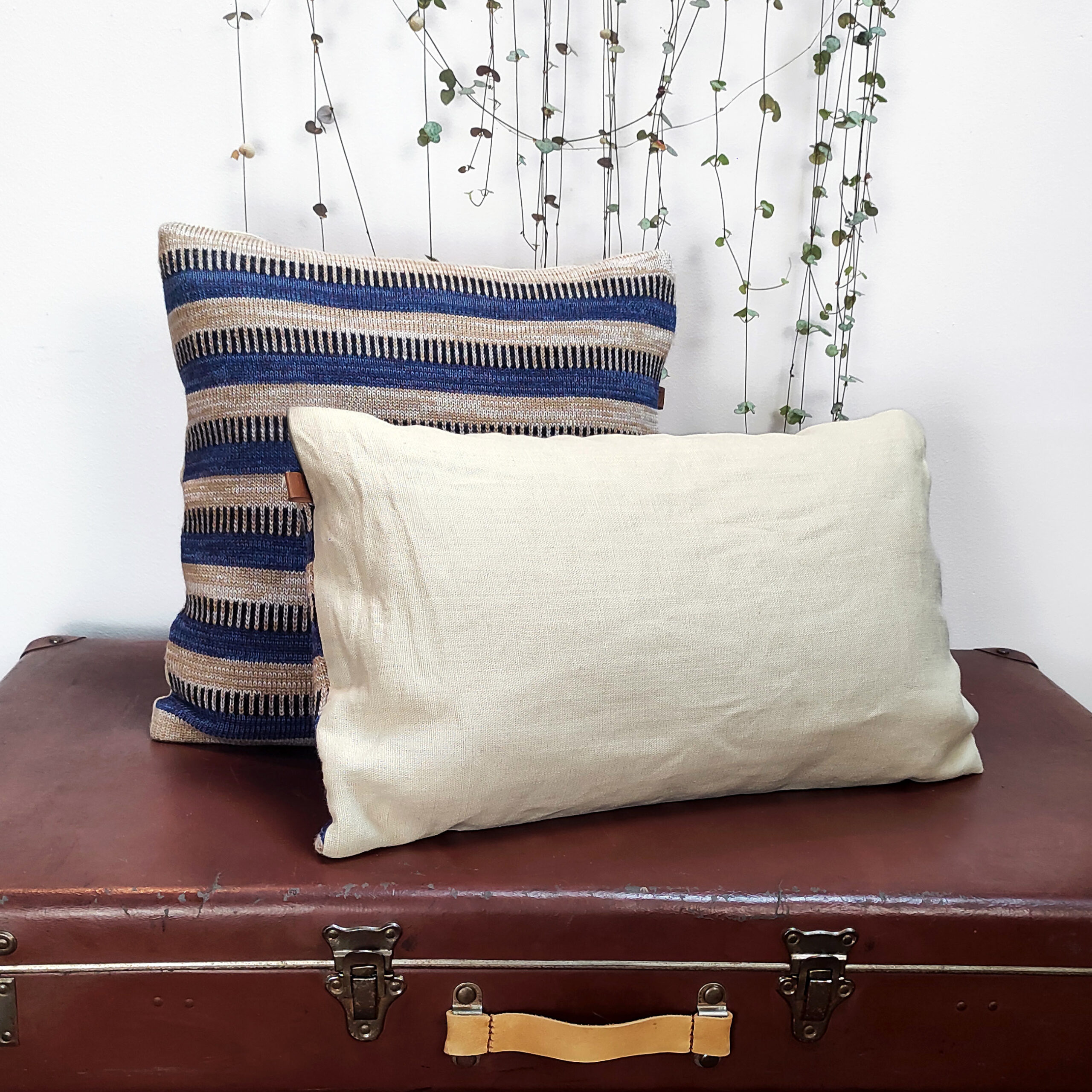 Dé-lignes . coussin rectangulaire // tricot laine & lin – Image 4
